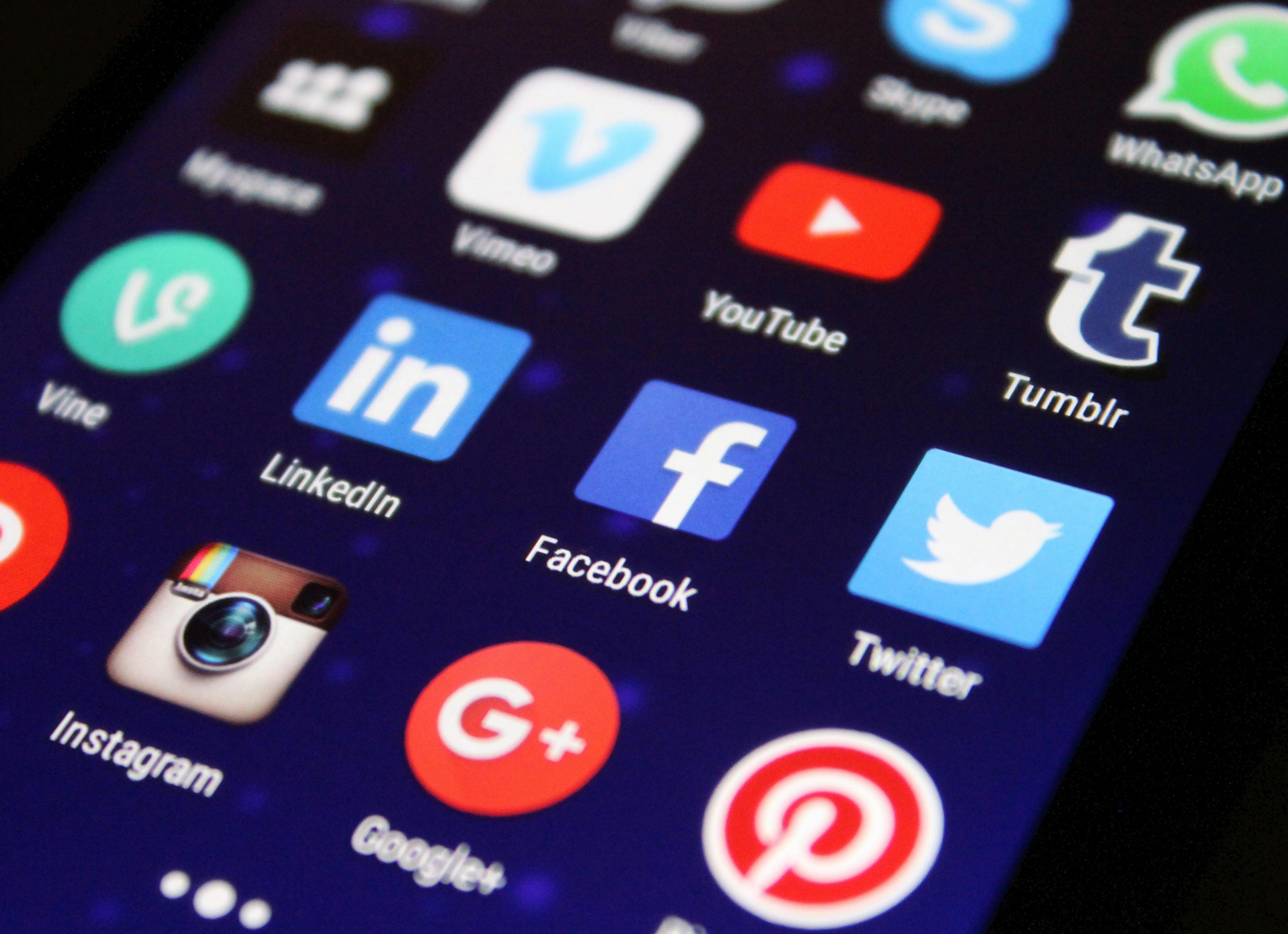 Créer des visuels impactants pour les réseaux sociaux sans être designer